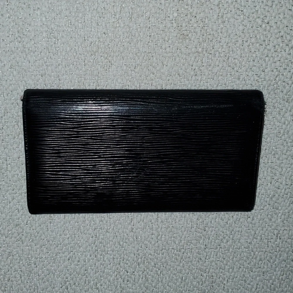 Louis Vuitton Epi Leather Sarah Long Wallet